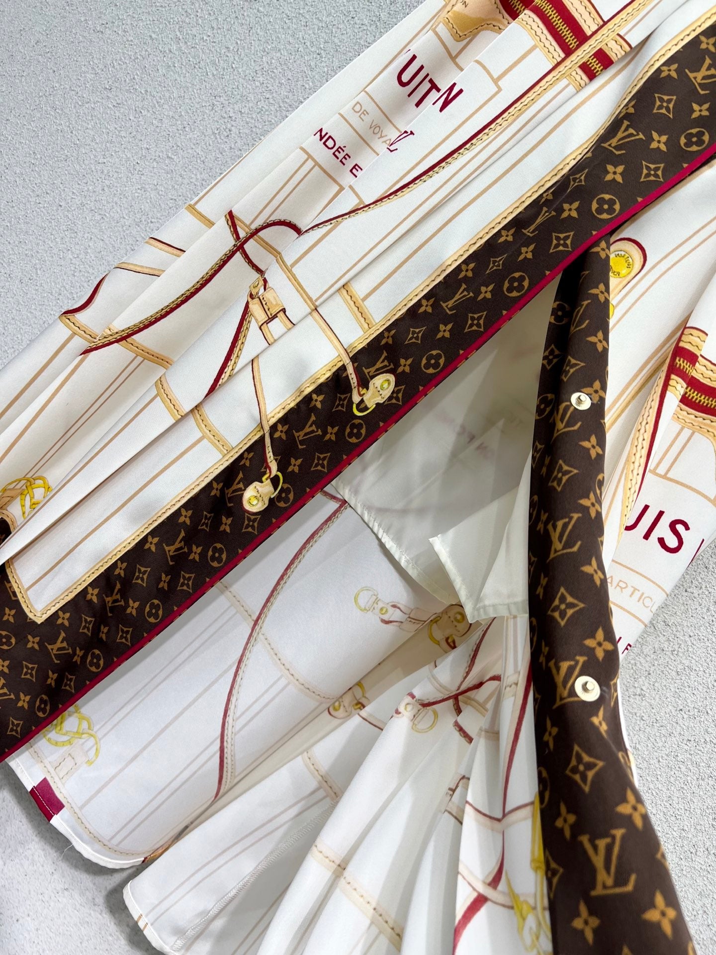 Set aus gewebter Jacke und Rock mit Karomuster