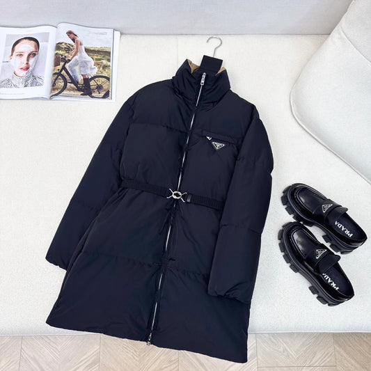 Mid-length down jacket with stand-up collar and triangle