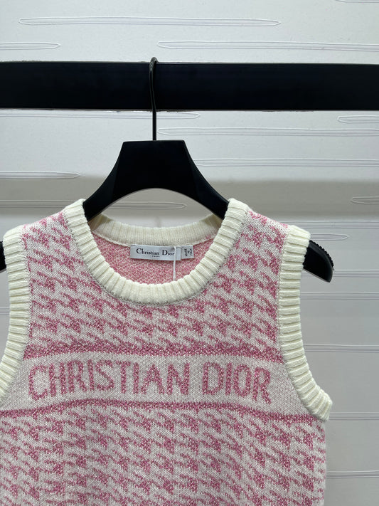 Houndstooth knitted vest