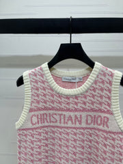 Houndstooth knitted vest
