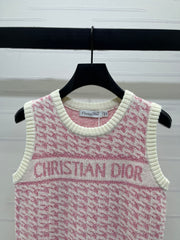 Houndstooth knitted vest