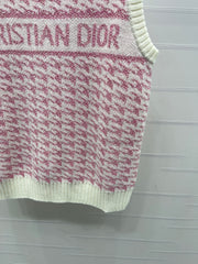 Houndstooth knitted vest