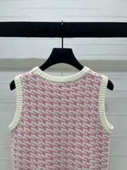 Houndstooth knitted vest