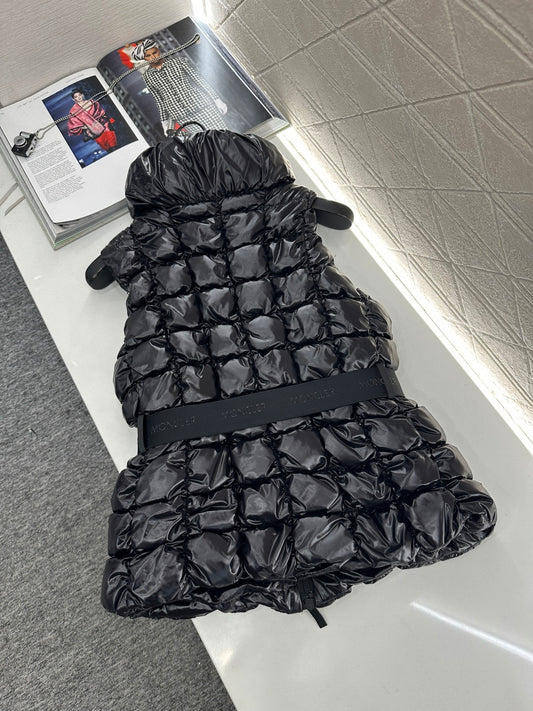 Stand collar belt down vest