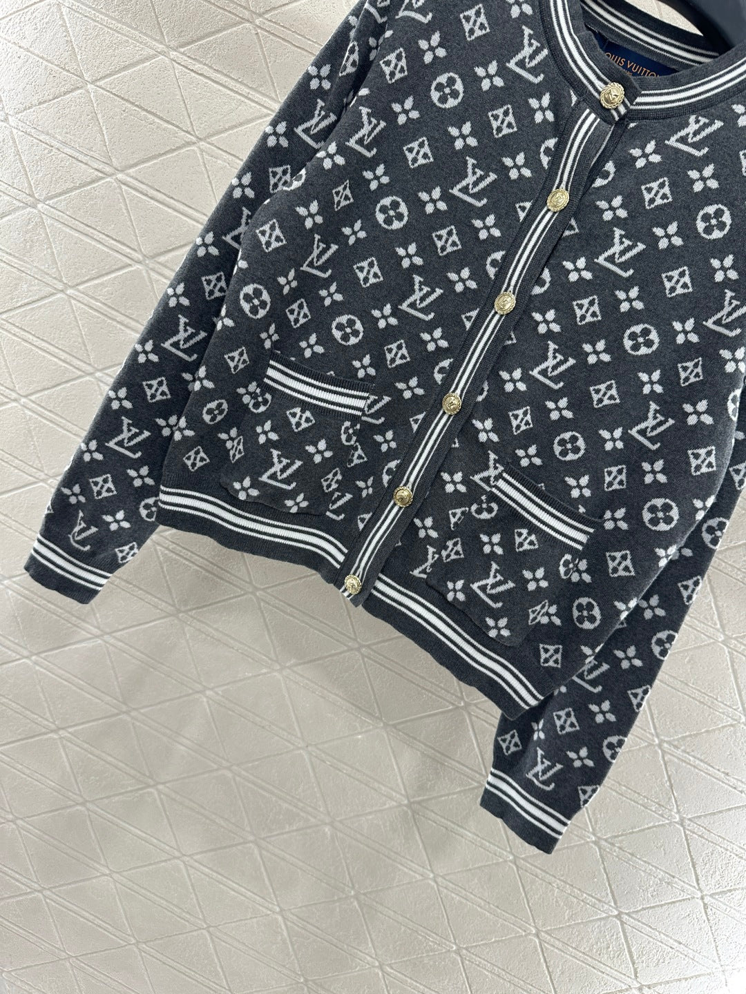 Kaschmir-Cardigan mit Schultütenknopf