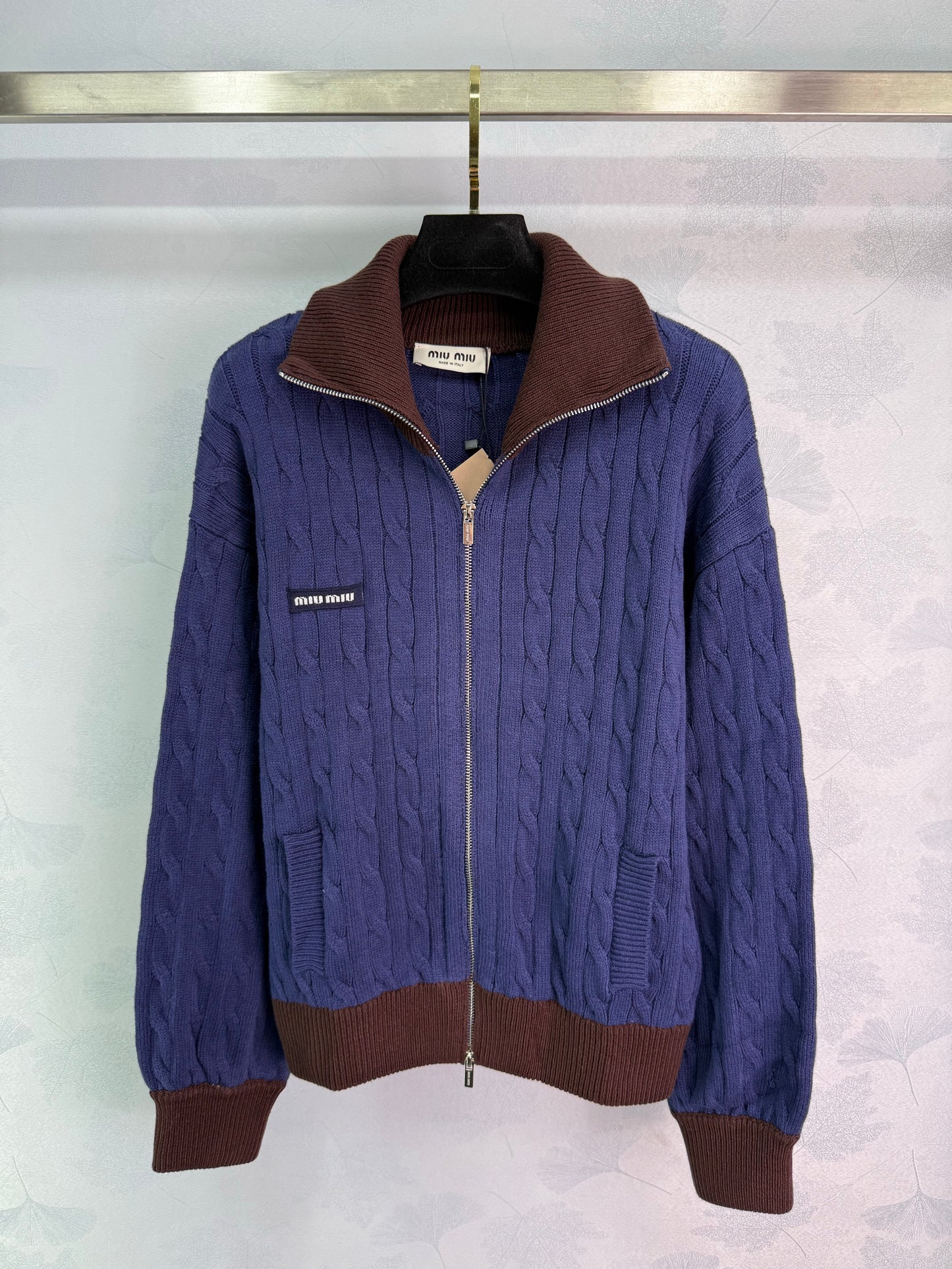 Cardigan en cachemire avec bouton cartable