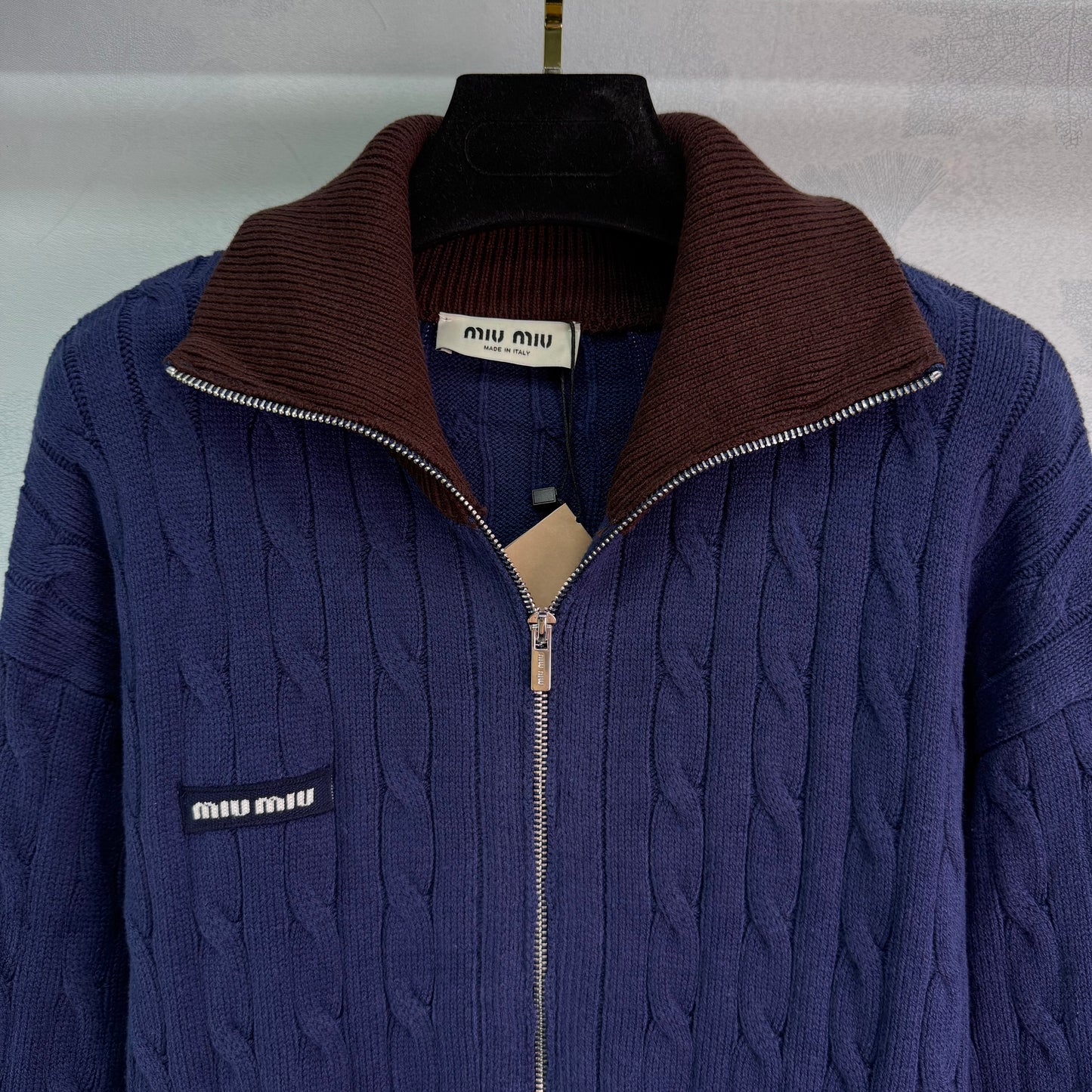 Cardigan en cachemire avec bouton cartable