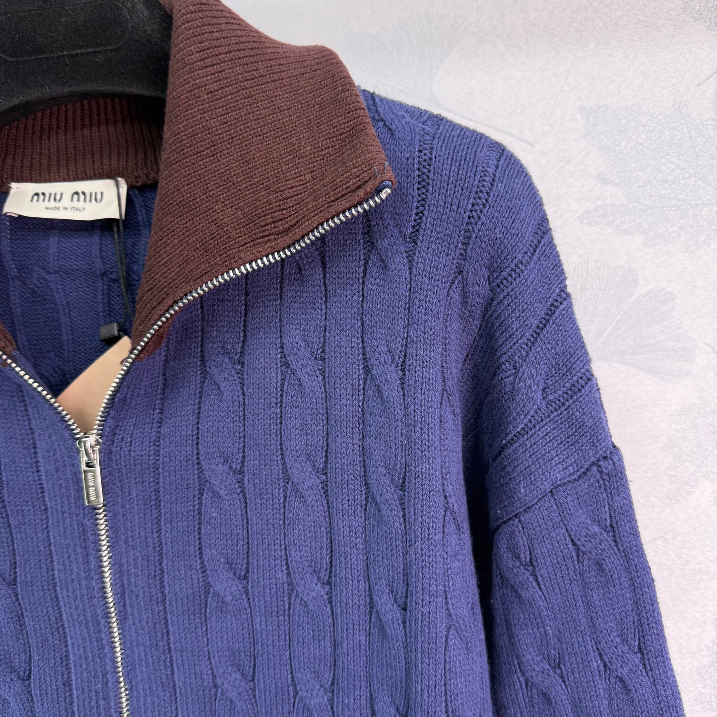 Cardigan en cachemire avec bouton cartable