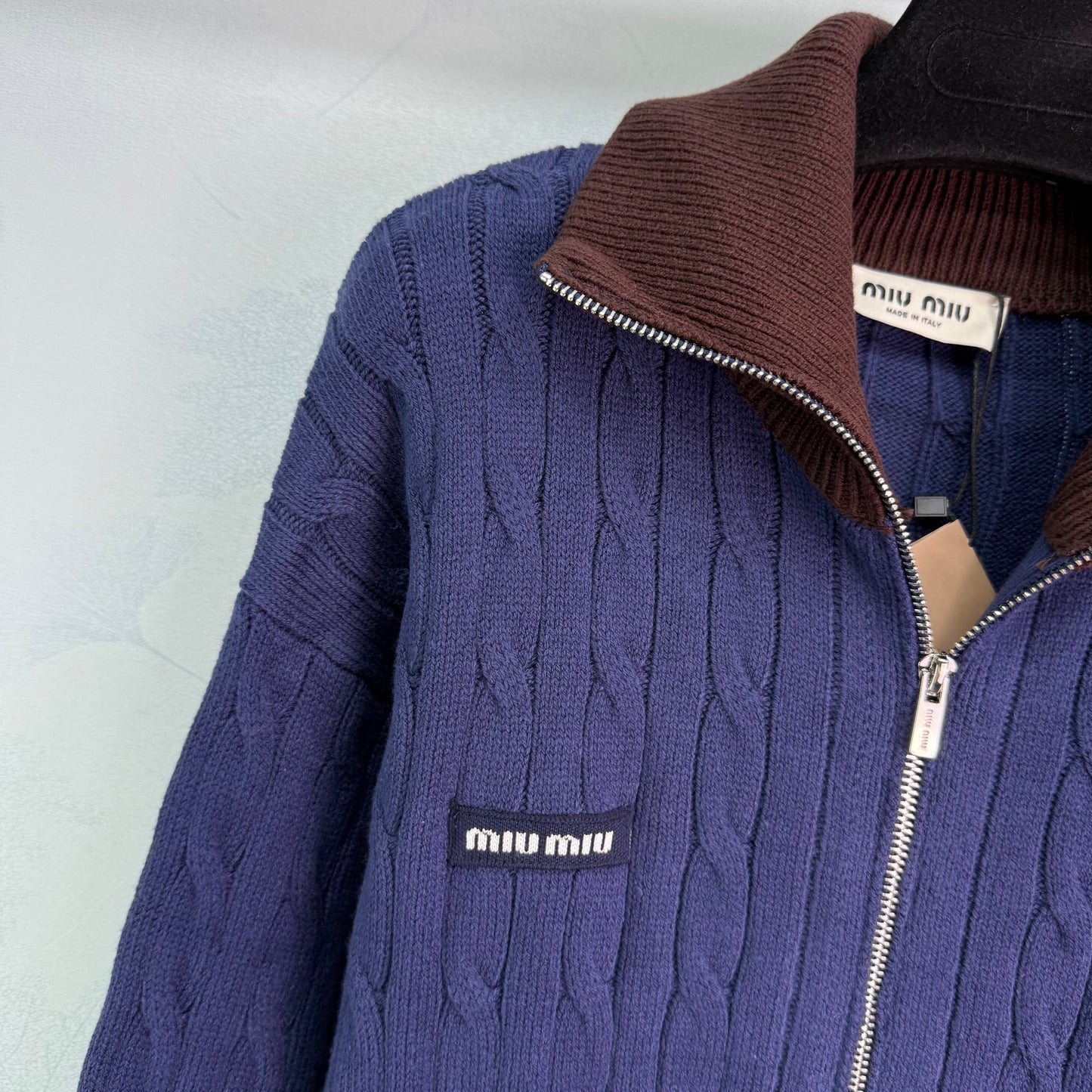 Cardigan en cachemire avec bouton cartable