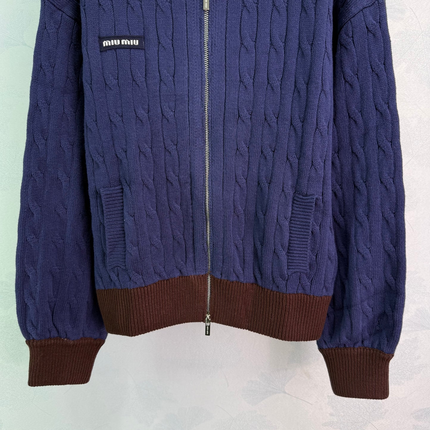 Cardigan en cachemire avec bouton cartable