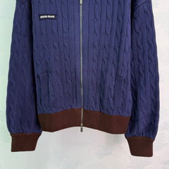 Contrast lapel design