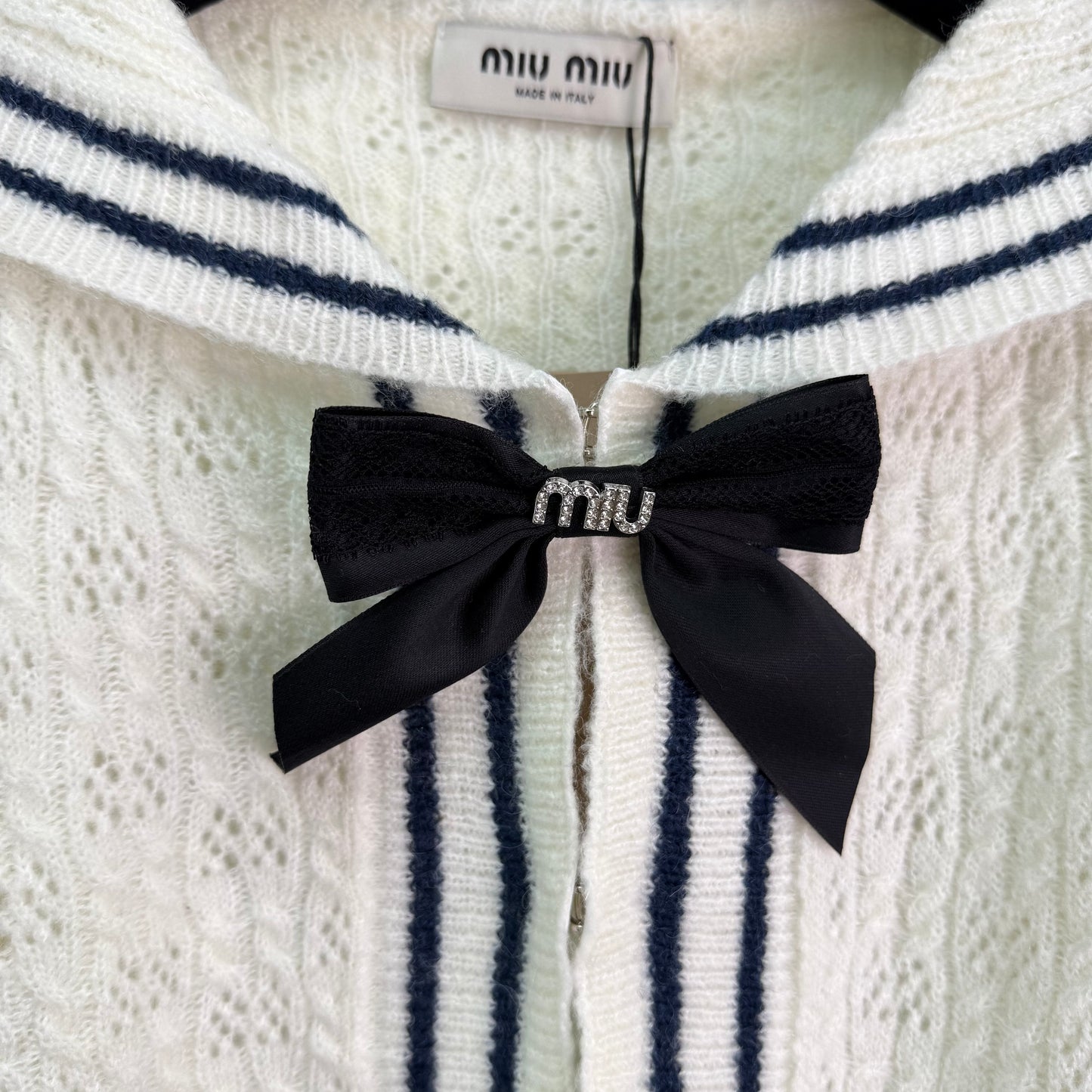 Navy collar knitted cardigan