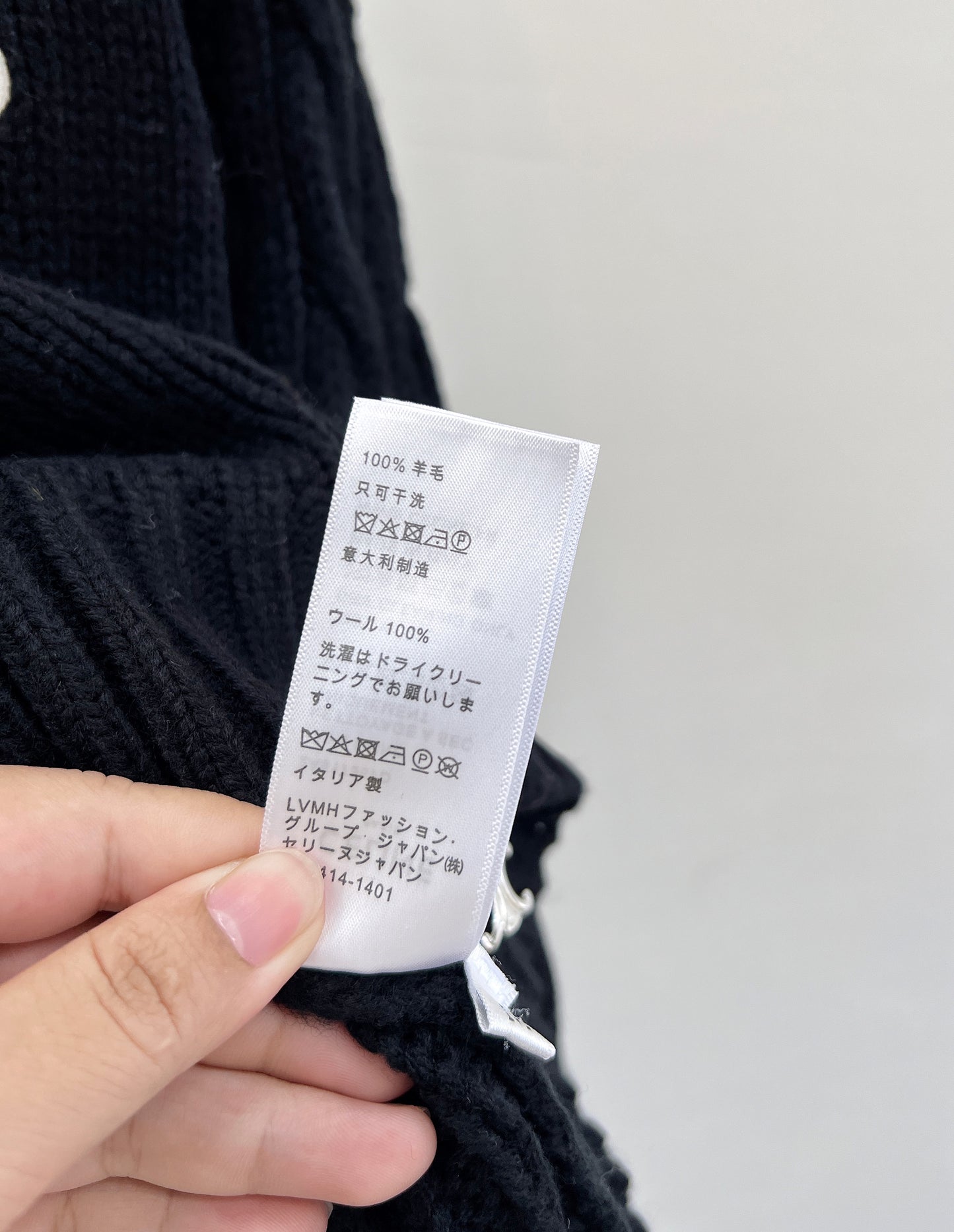 Cardigan en cachemire avec bouton cartable