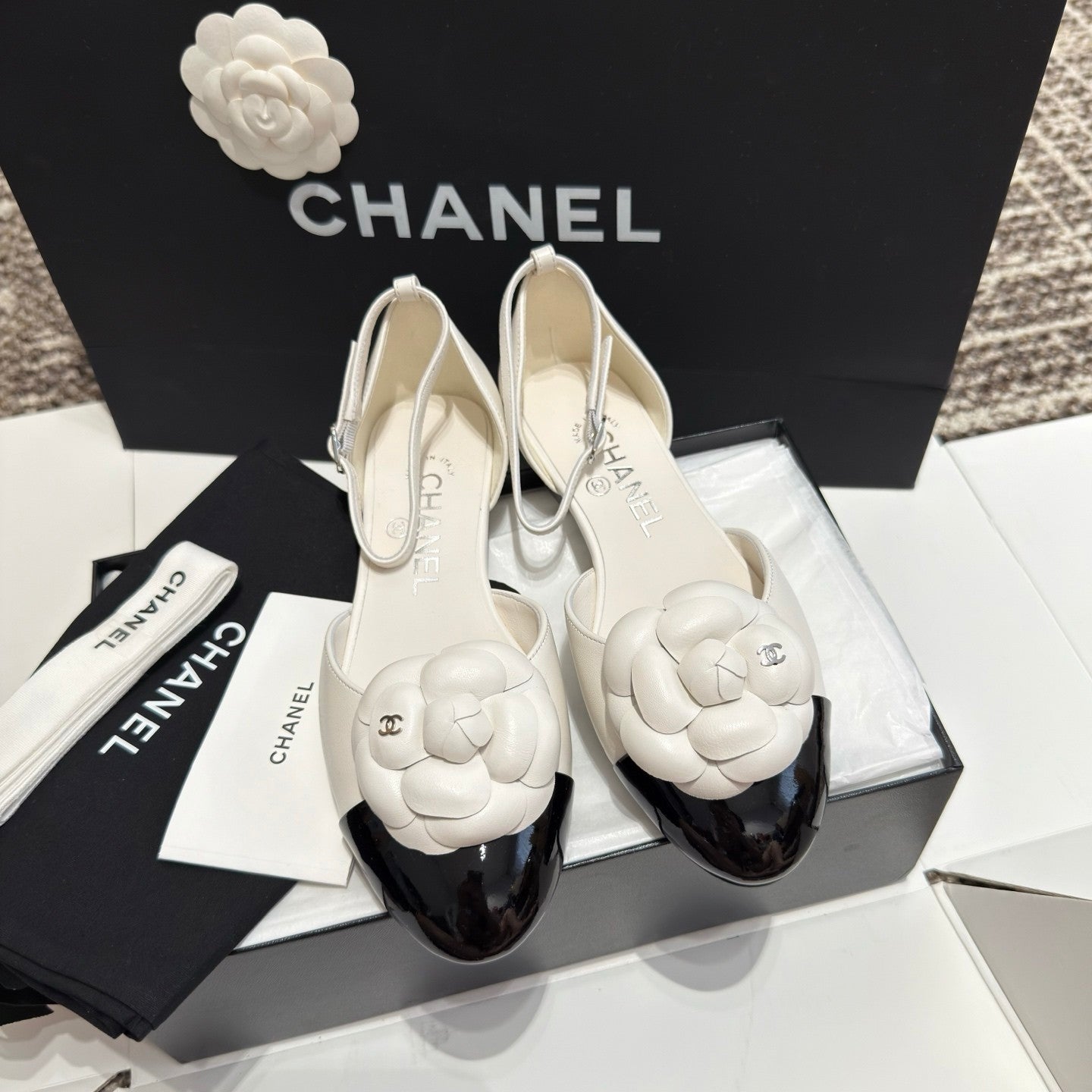 Ballerines bicolores à bride cheville Camellia 