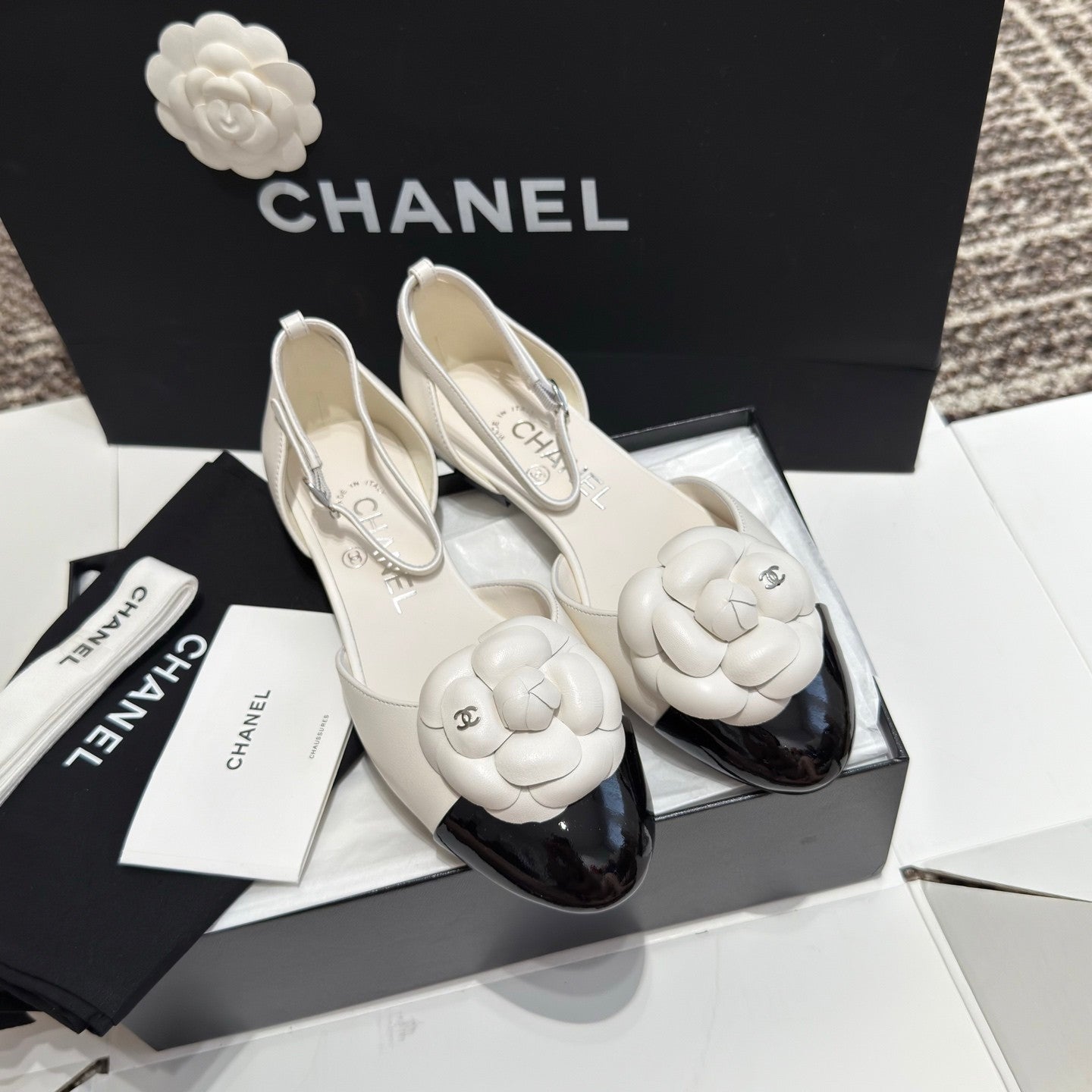 Ballerines bicolores à bride cheville Camellia 