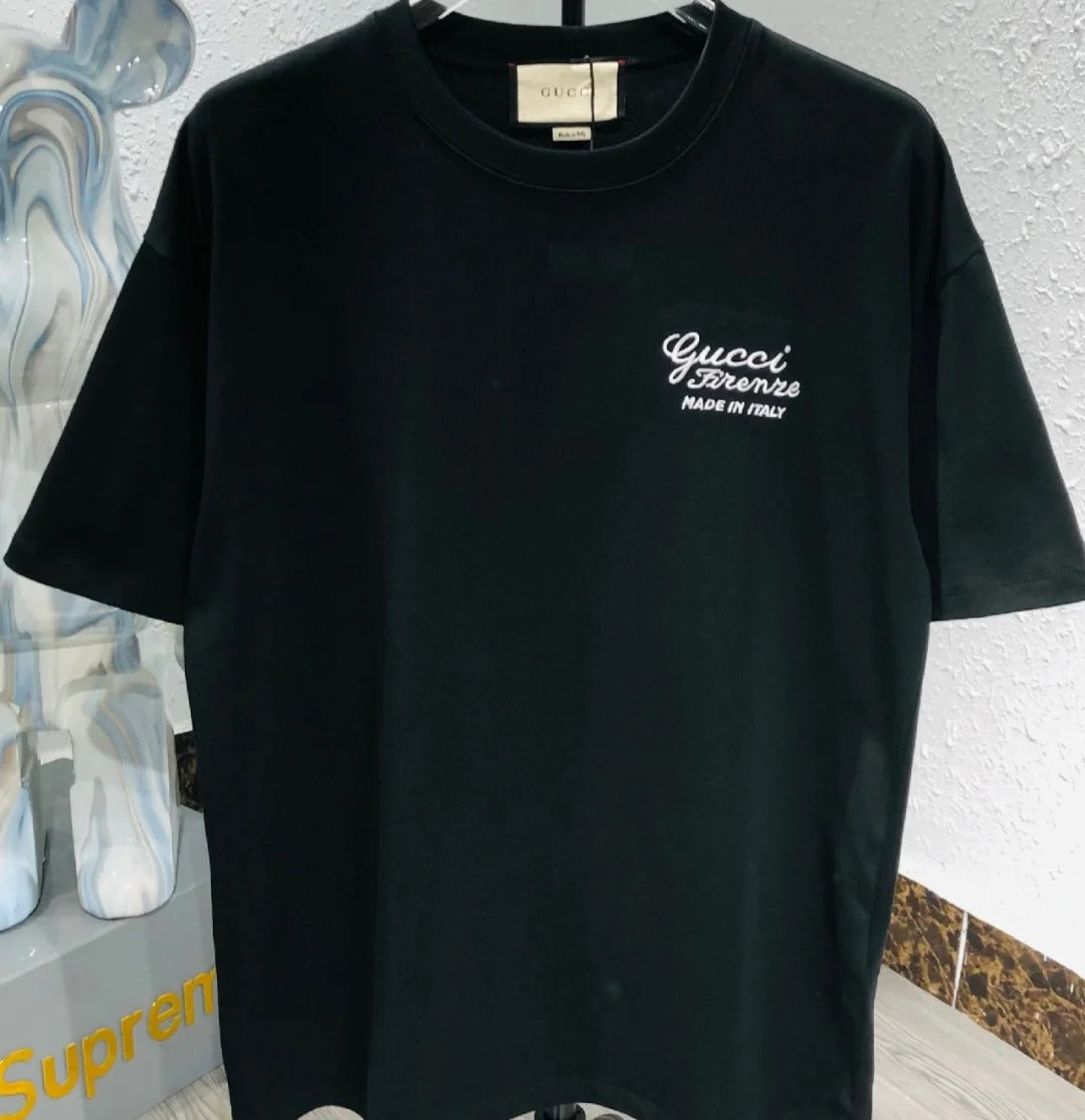 Manches courtes brodées devant et derrière