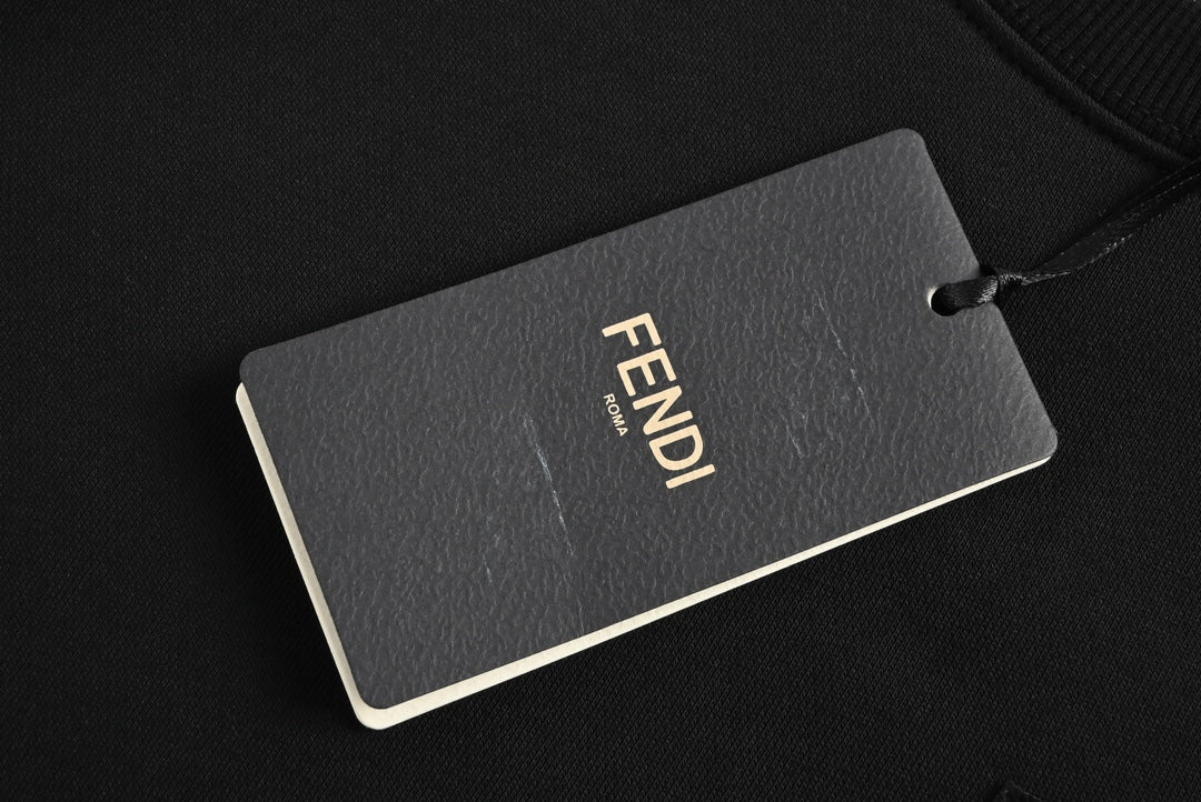 Sweat-shirt avec poche zippée sur la poitrine