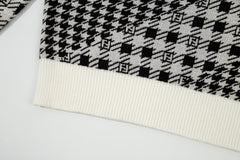 Pull en tricot pied-de-poule