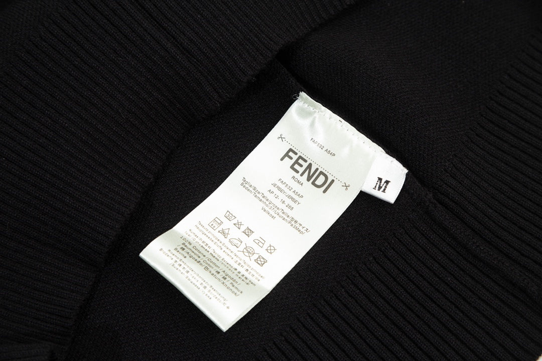 hochdichter Strickpullover