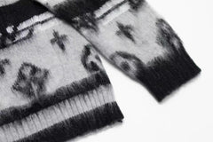 Pull classique à lettres dégradées