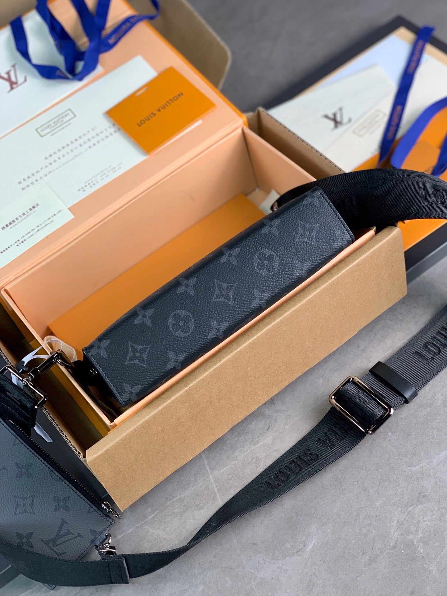 Sac bandoulière classique pour presbytie