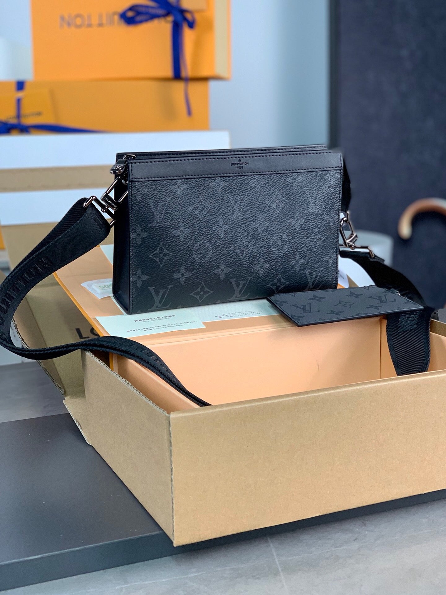 Sac bandoulière classique pour presbytie