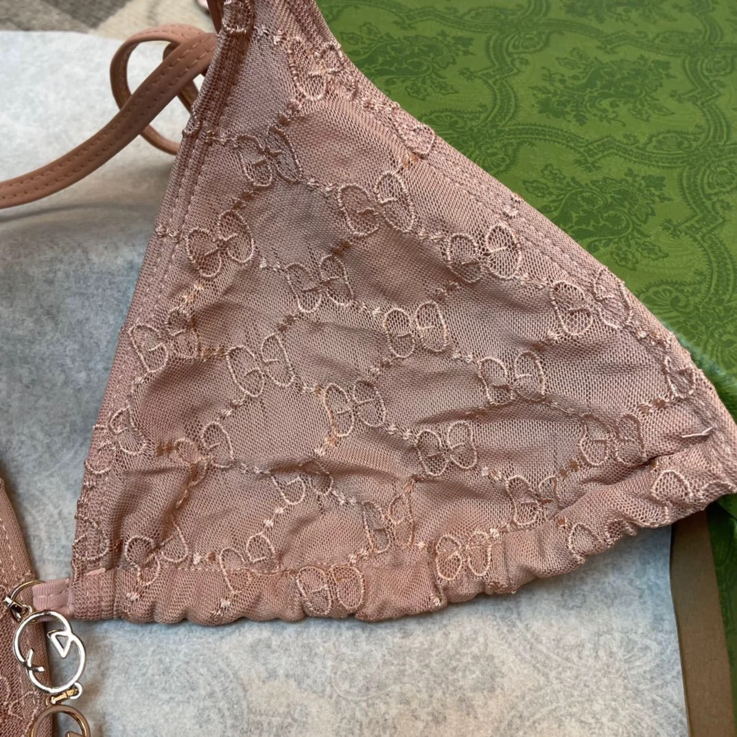 Sexy Badeanzug mit Schlitz aus Netzstoff