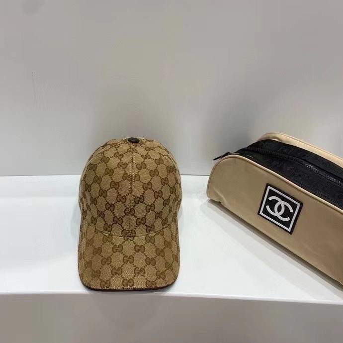 Casquette à visière entièrement marquée