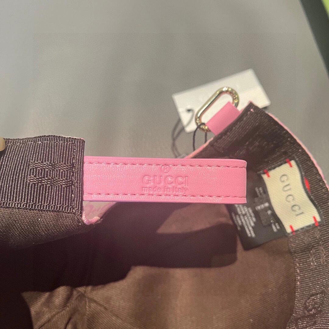 Casquette à visière entièrement marquée