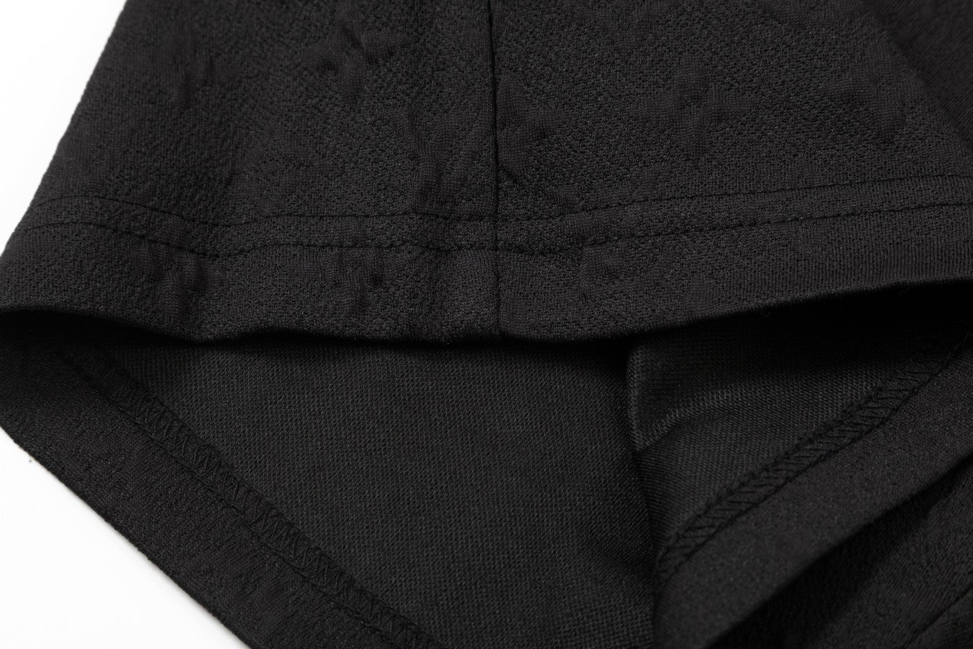 Short en tricot à fleurs foncées