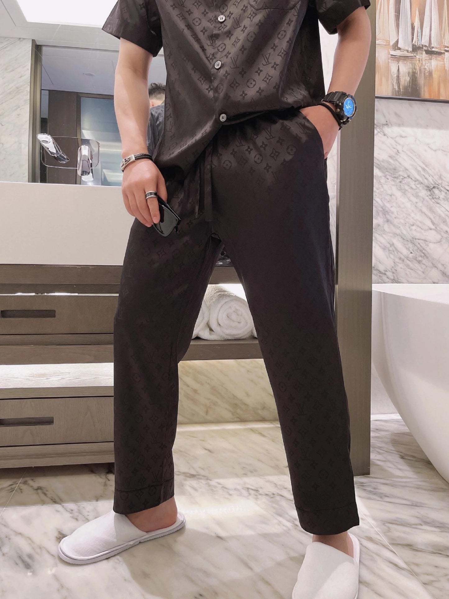 Huit styles populaires de vêtements décontractés en soie 