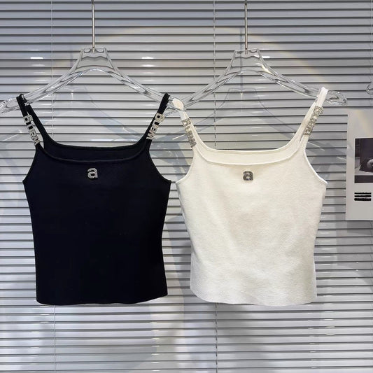 Gestrickter Strumpfgürtel mit Strass-Schultergurt