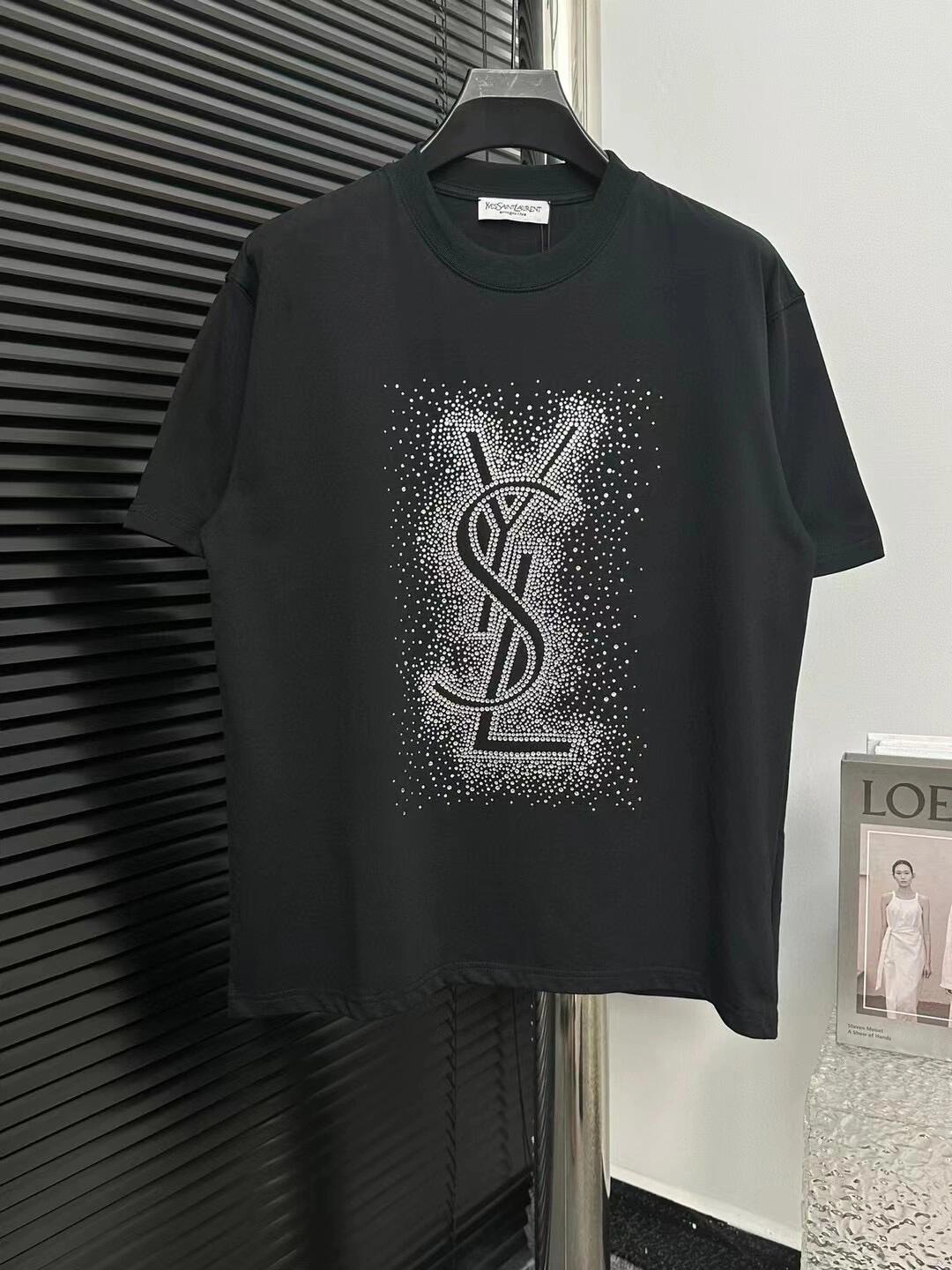 T-shirt autrichien à manches courtes avec diamants chauds