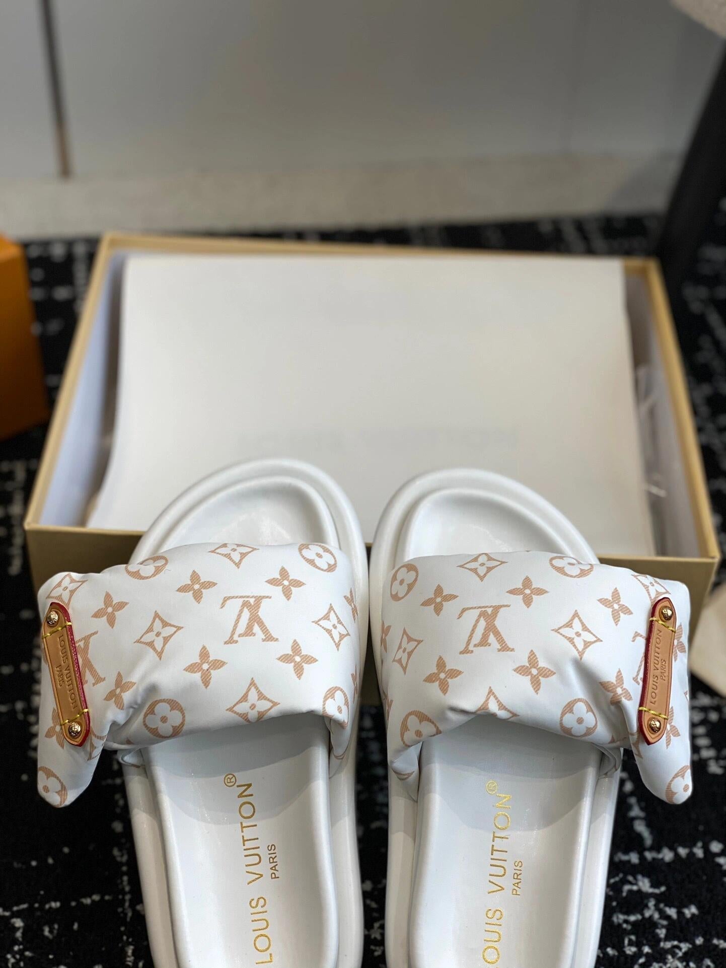 Hausschuhe im Brotstil