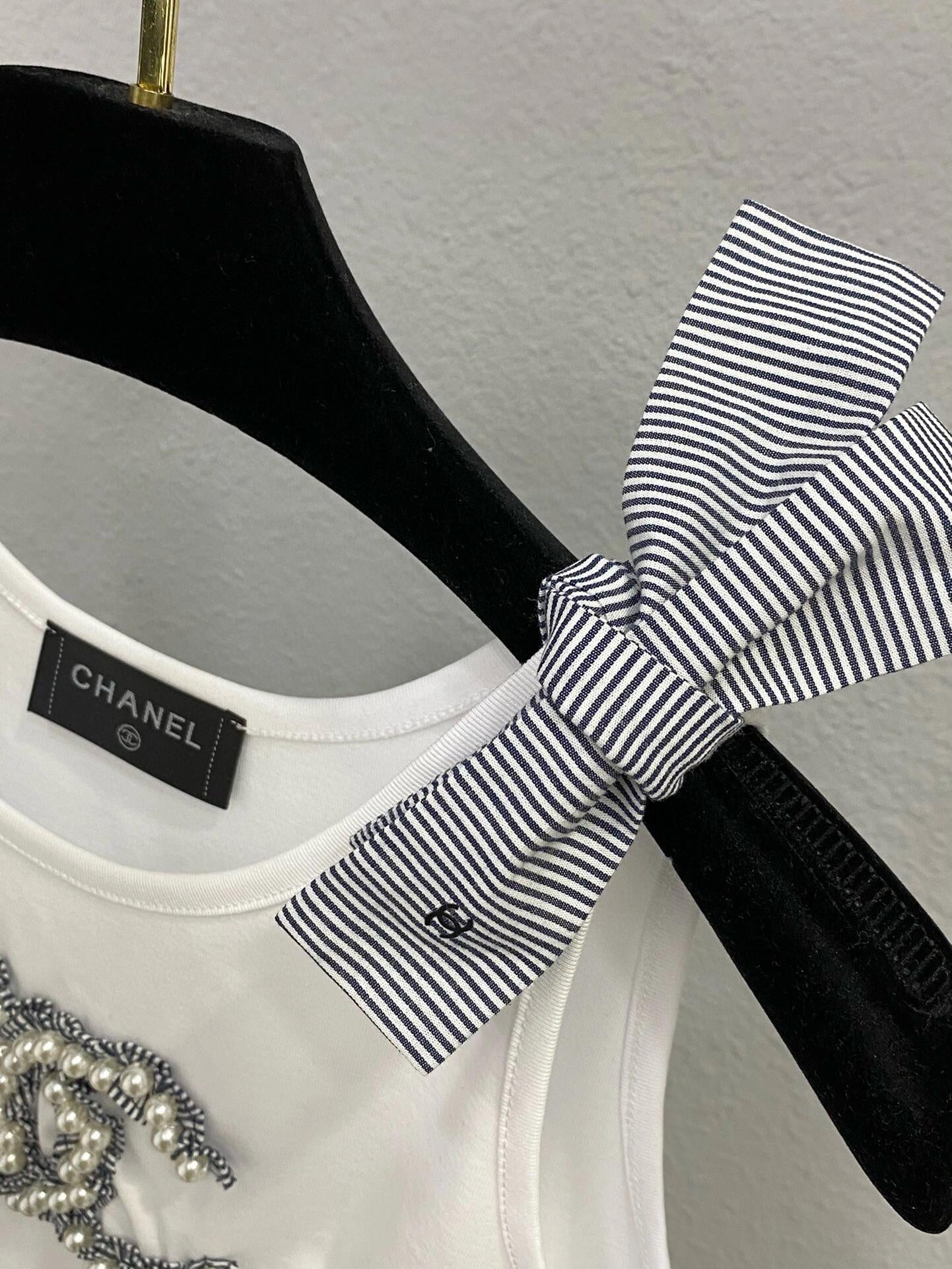 Gilet brodé de perles