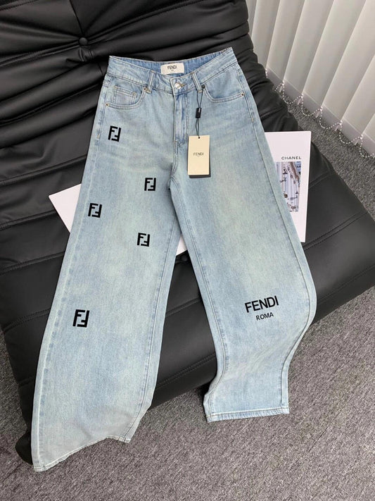 Helle, einfarbige Jeans