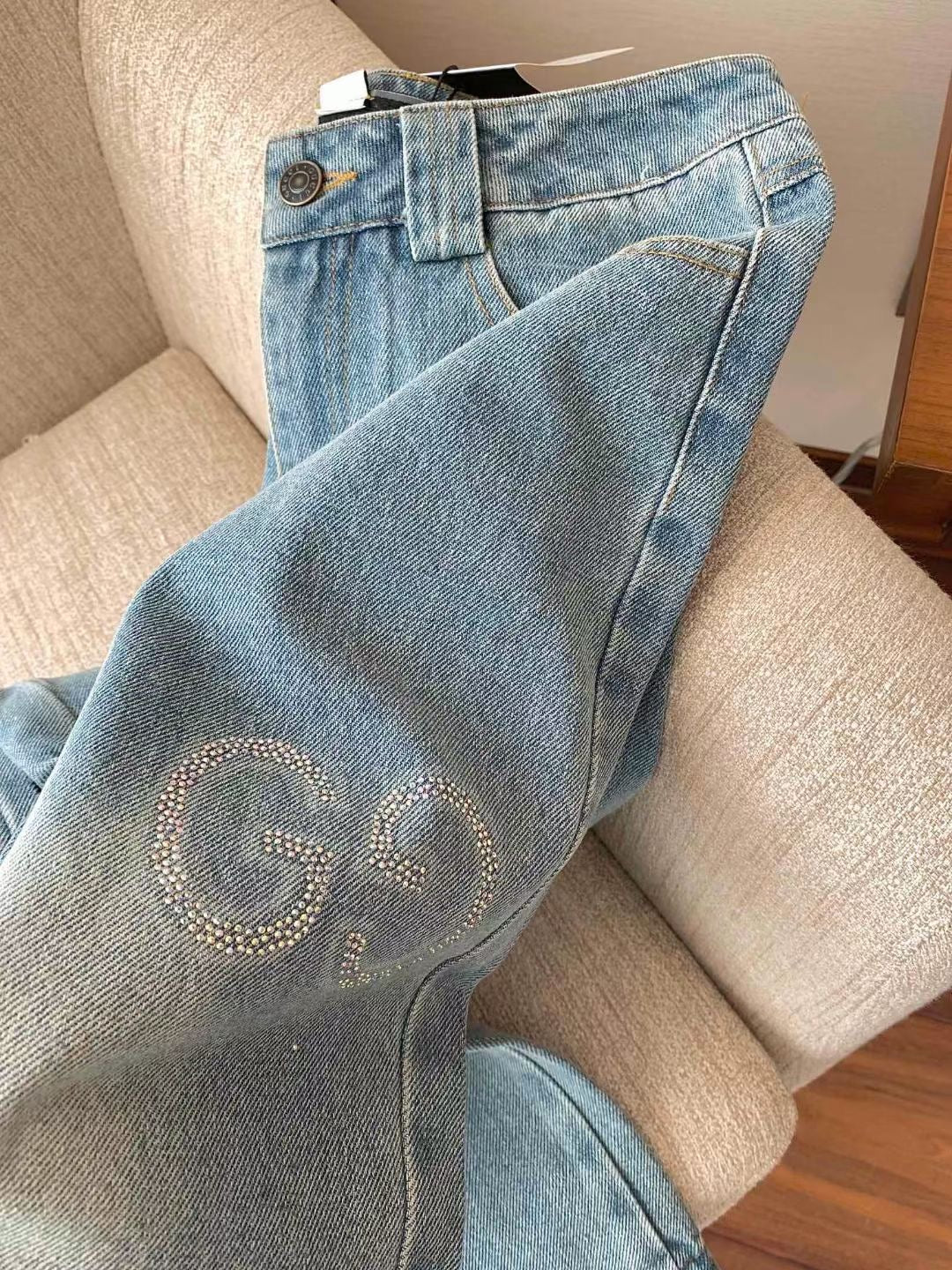 Jeans mit zwei Taschen im Allover-Print