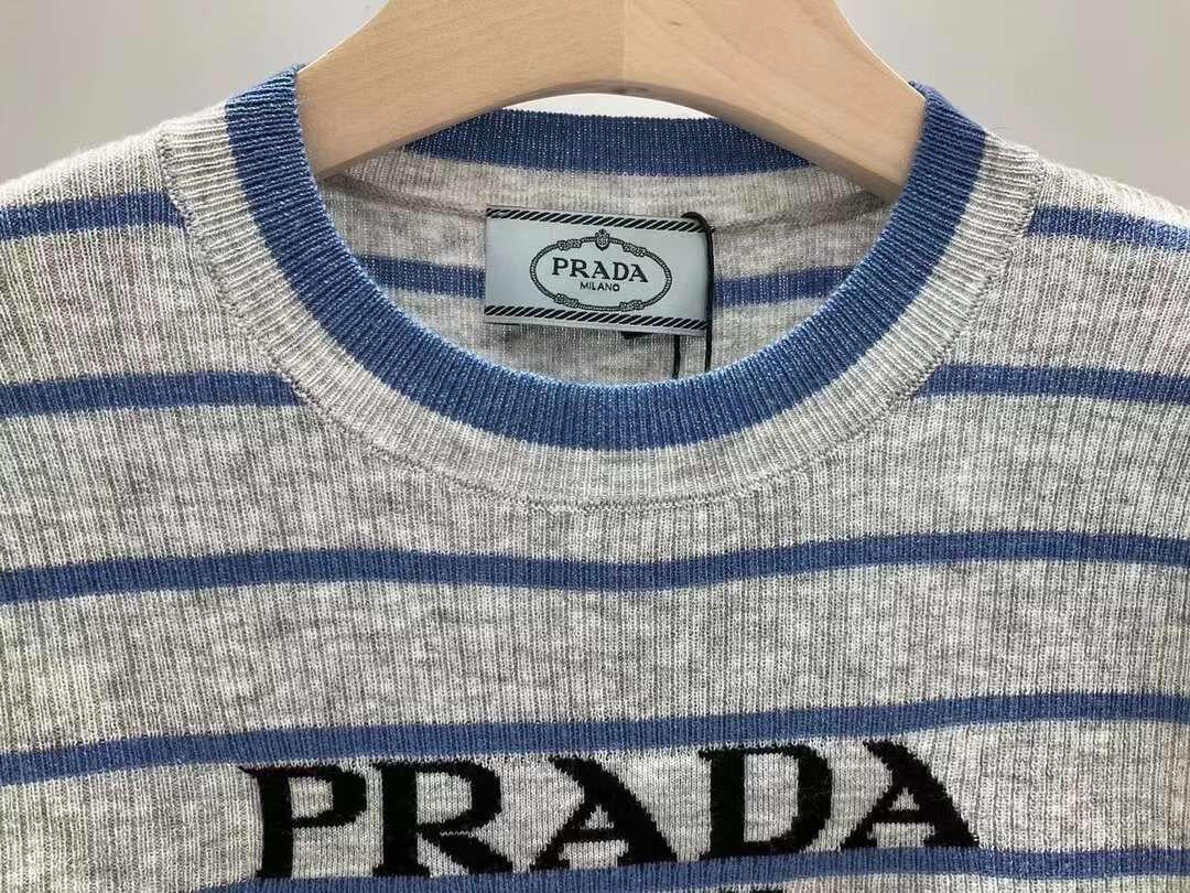 Gestreifte Strick-Kurzärmel