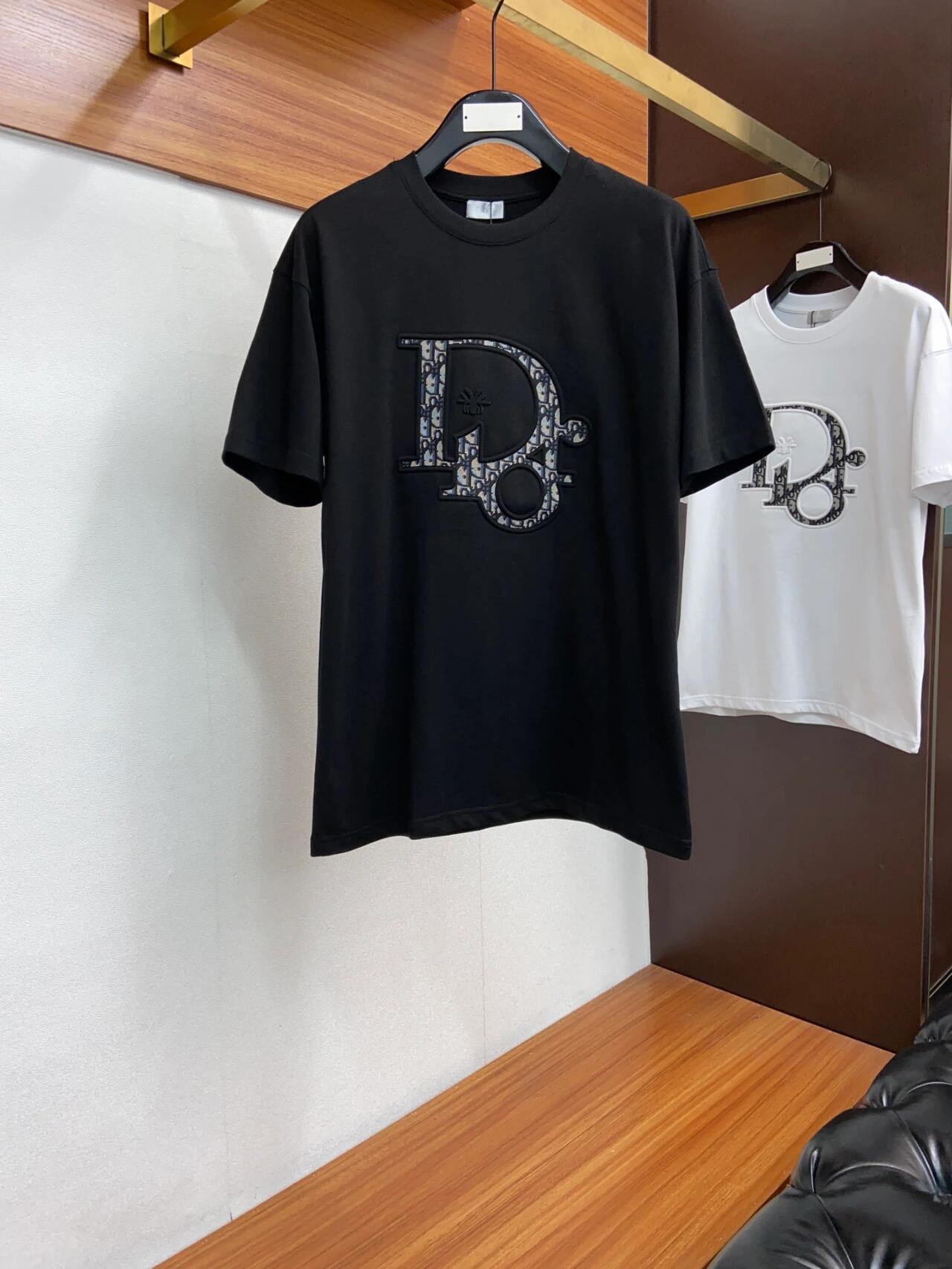 T-Shirt mit dreidimensional bedrucktem Patch aus reiner Baumwolle 