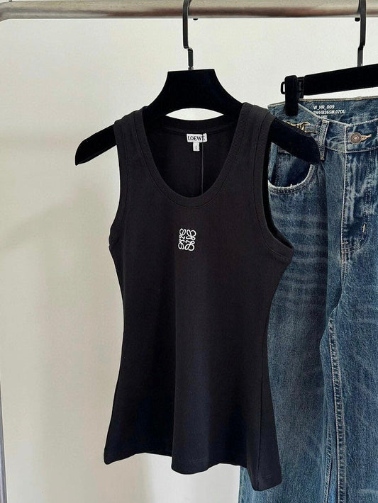 Gestricktes Camisole mit Stickerei auf der Brust