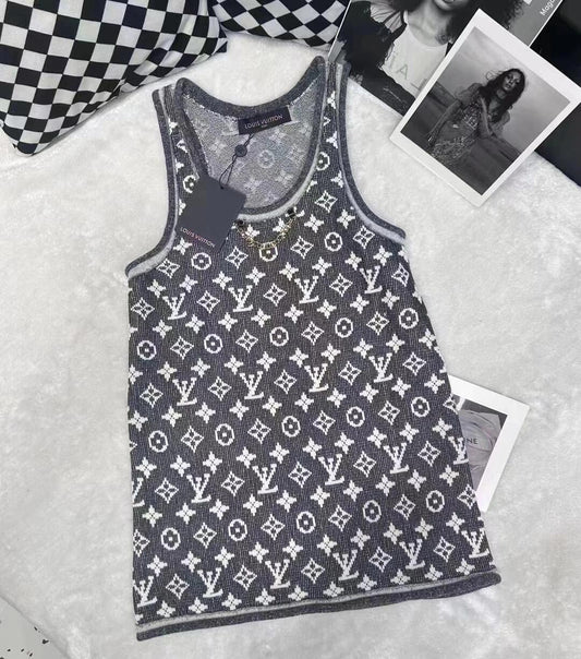 Pulloverweste mit Buchstaben