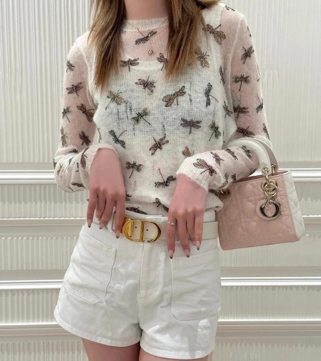 Haut brodé libellule