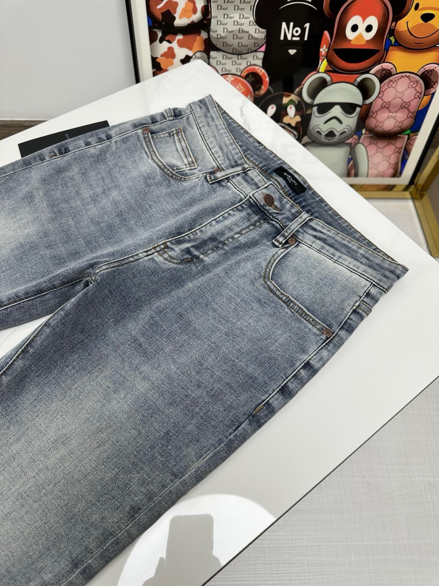Hochwertige Vintage-Bluejeans im Used-Look