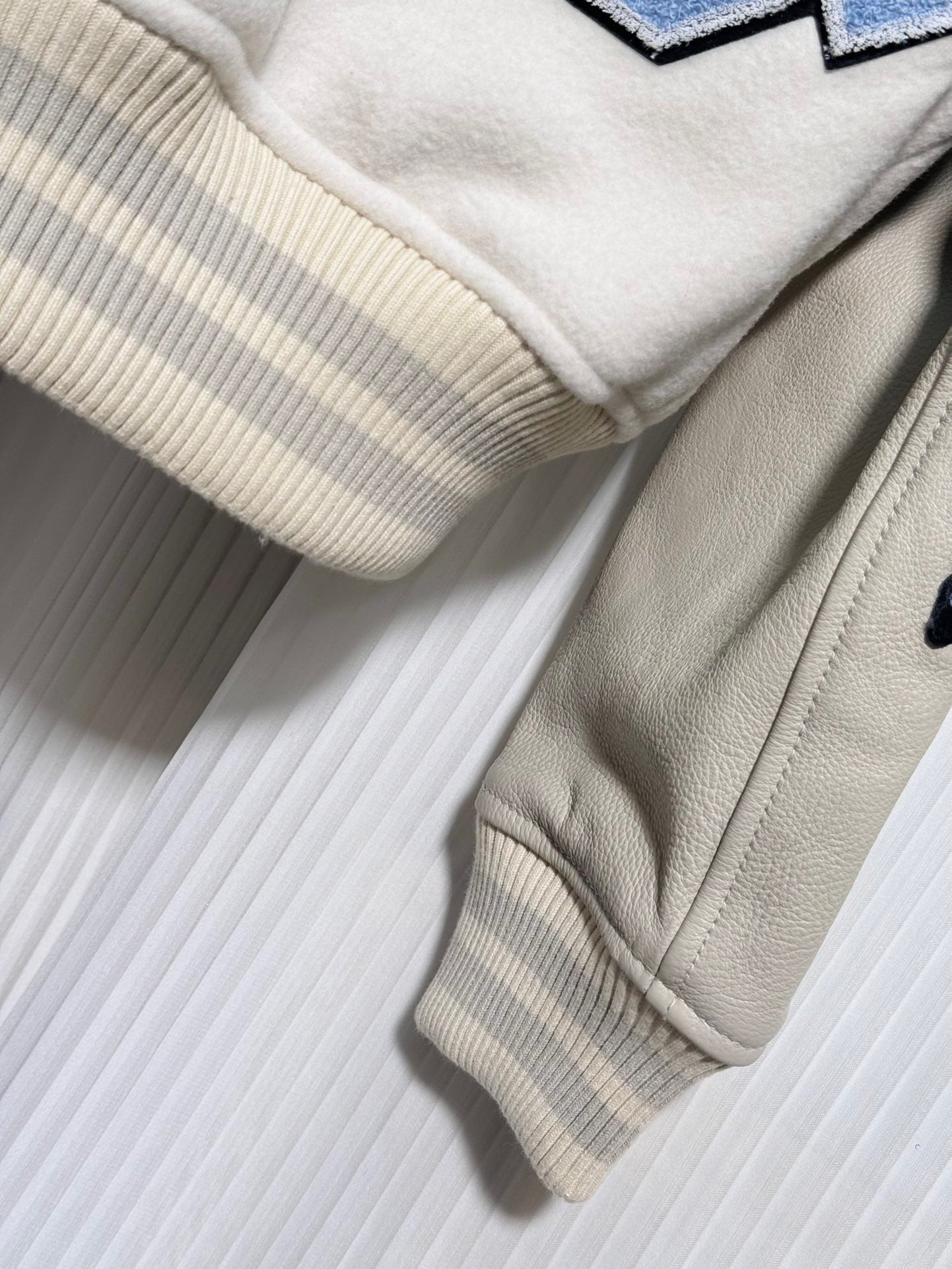 Heavy Industry – Bugs Bunny – Lederjacke mit bestickten Buchstaben