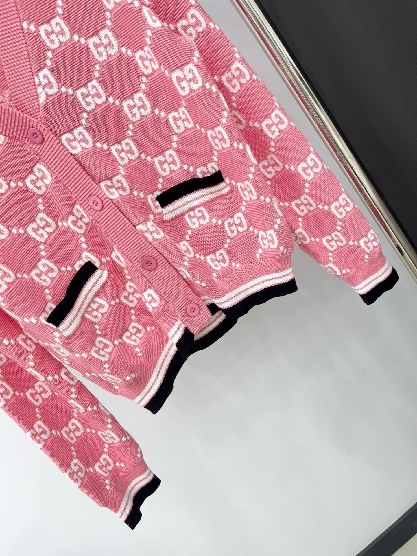 Jacquard-Strickcardigan mit langen Ärmeln