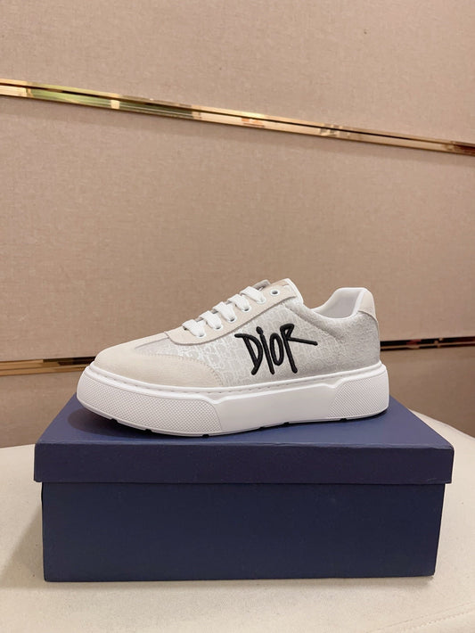 lässige Herrenschuhe im Sportstil