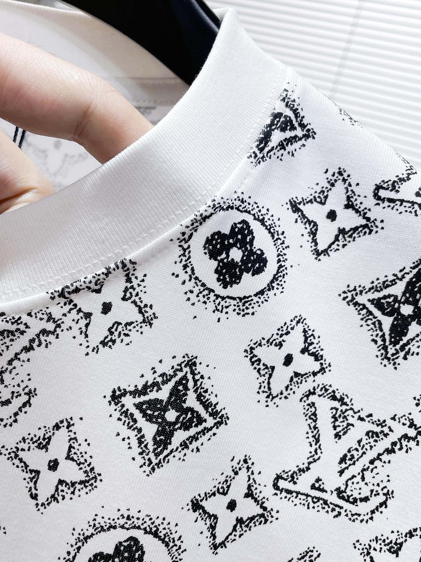 Kurze Ärmel mit Jacquard-Allover-Print für Alterssichtigkeit 