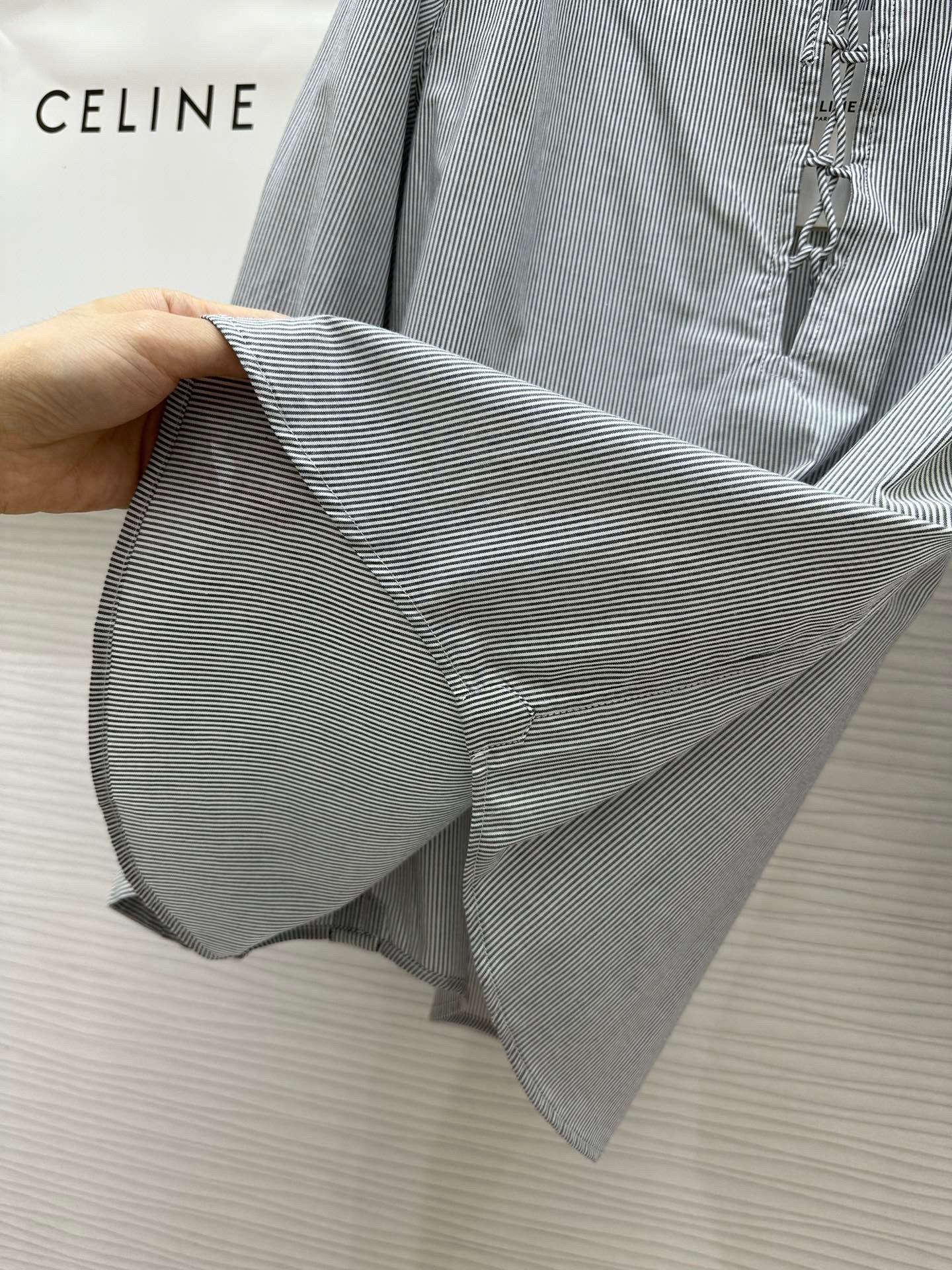 Chemise à rayures fines teinte en fil