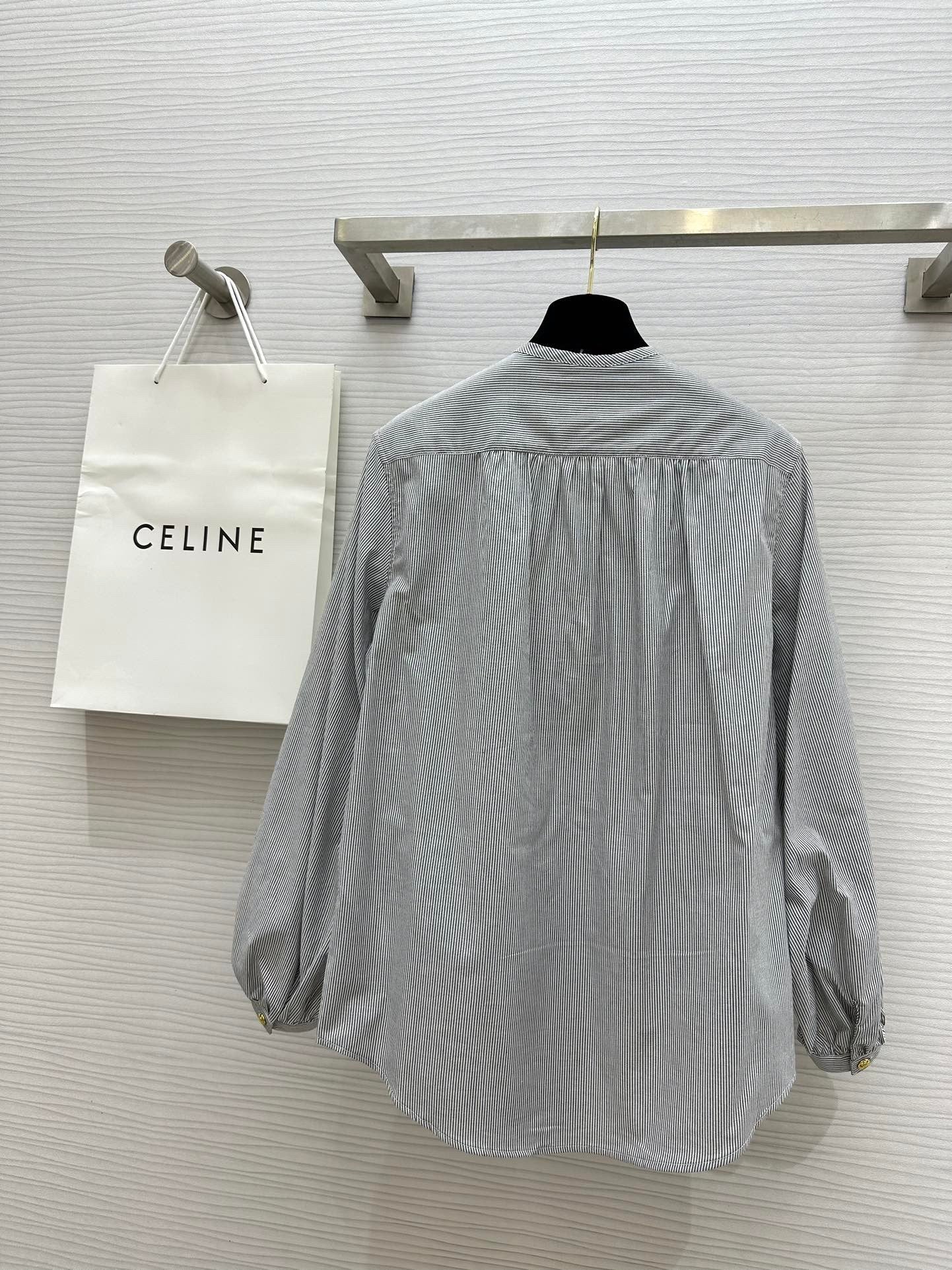 Chemise à rayures fines teinte en fil