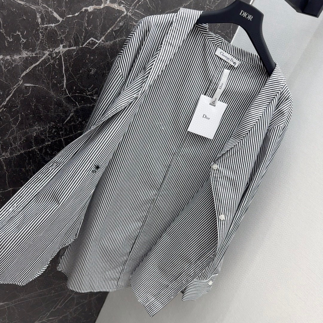 Langarmshirts mit unregelmäßig schrägen Schultern